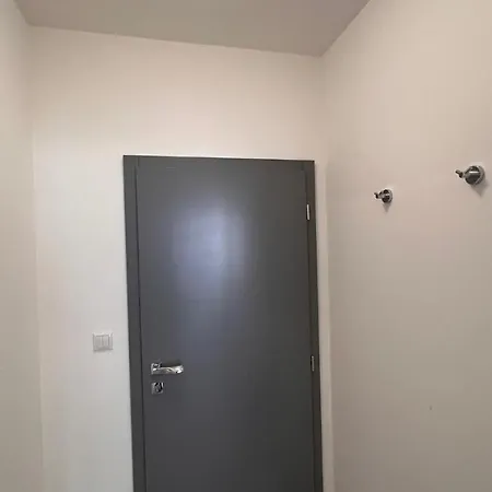 Air Conditioned 1 Vienna Gate, 3 Apartment *